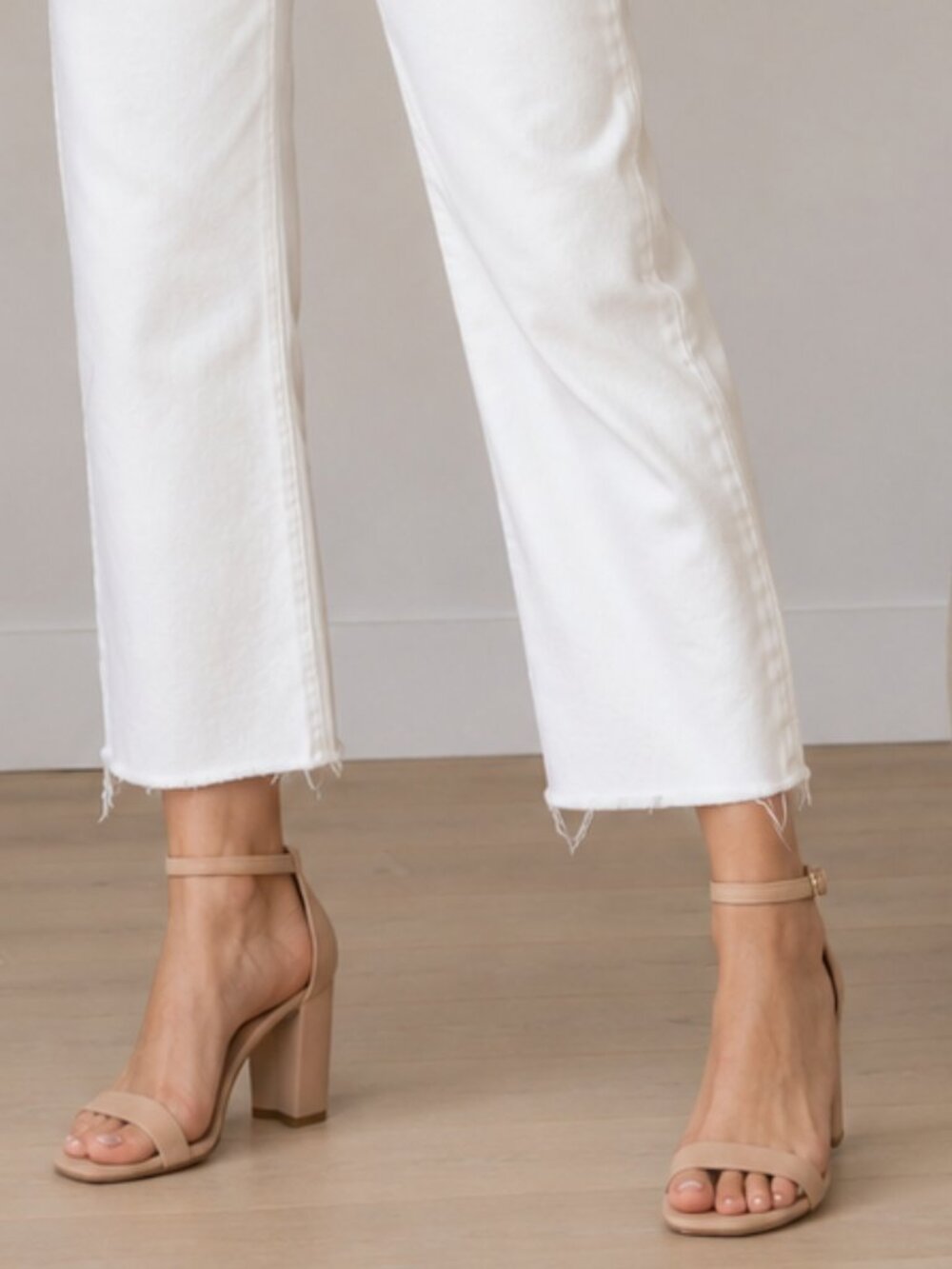 Stuart Weitzman Nearly Nude Sandals - Size 7